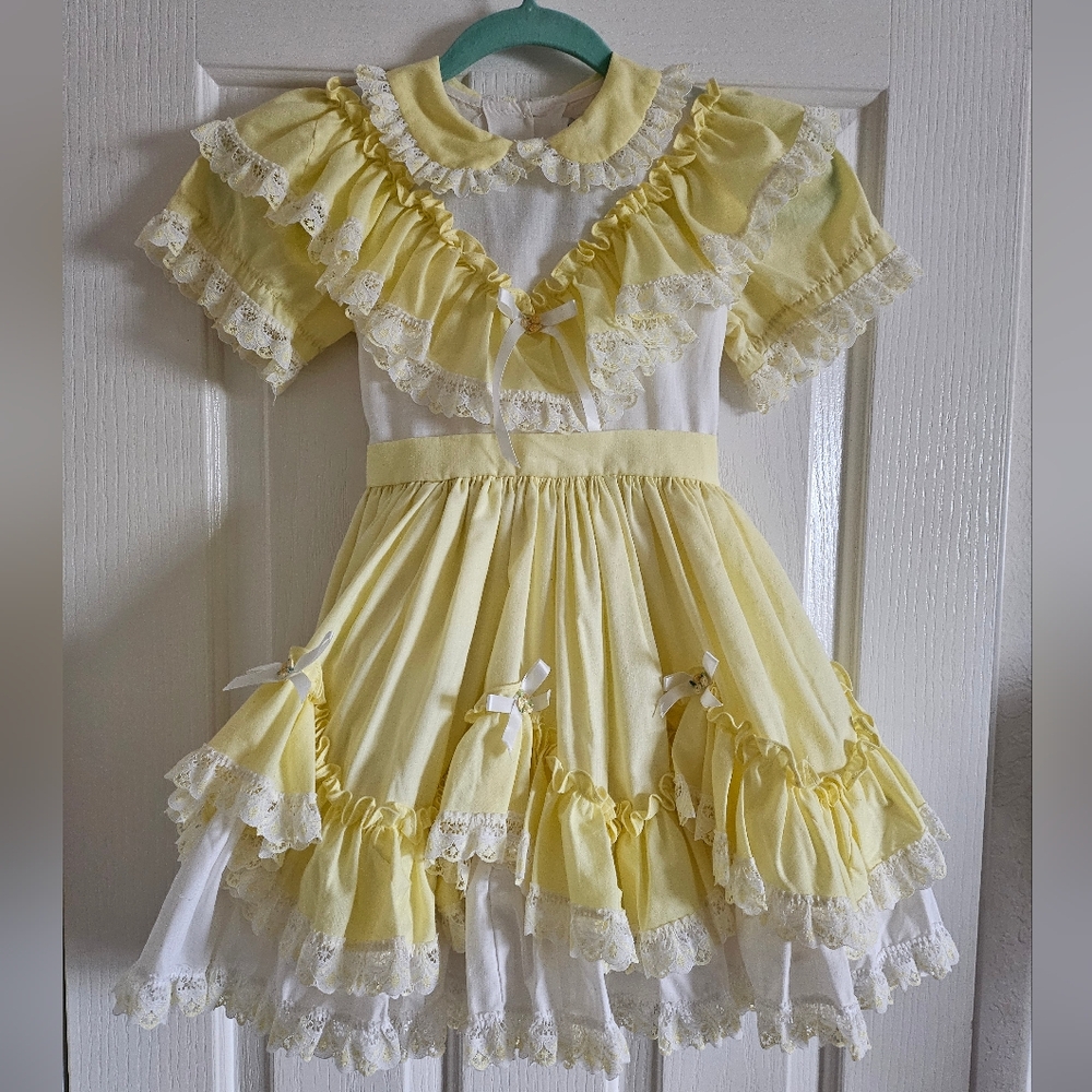 Emma's Rainbow Vintage Charming Yellow and White Dress Sz.5